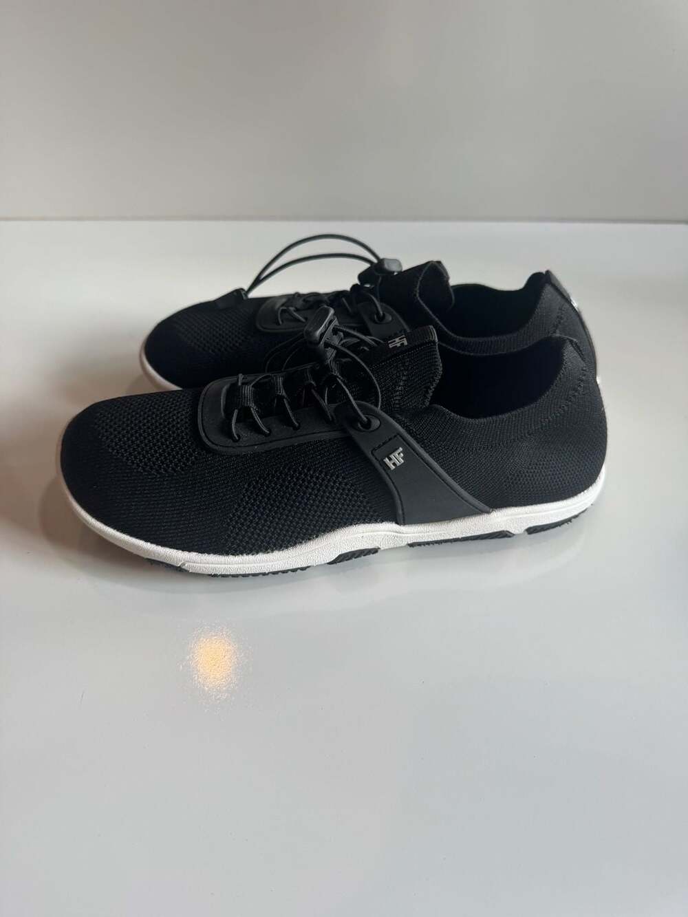Hike Footwear Theora Pro Ergonomic Non-Slip Barefoot Shoes in Black size 8 - Picture 4 of 7